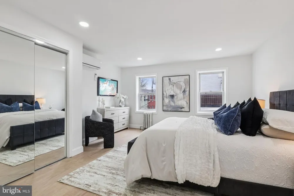 1302 LAWRENCE STREET Philadelphia, PA 19122