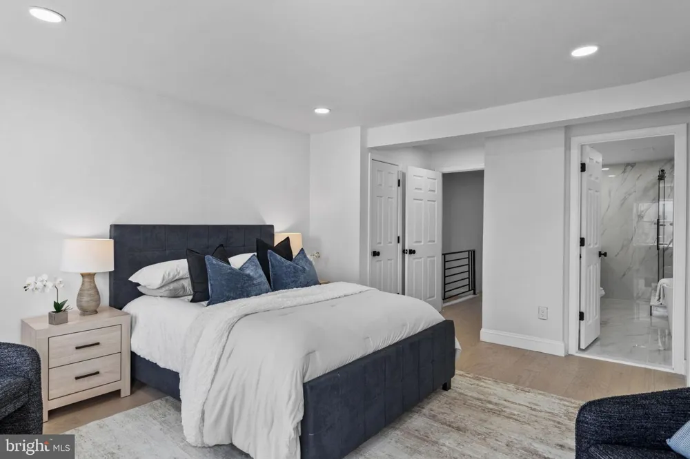1302 LAWRENCE STREET Philadelphia, PA 19122
