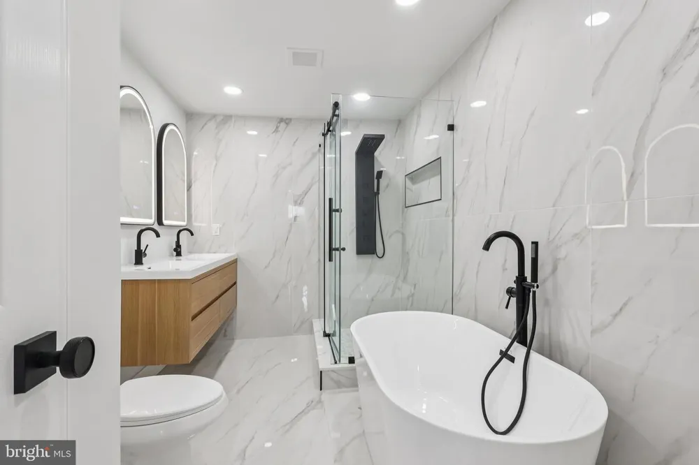 1302 LAWRENCE STREET Philadelphia, PA 19122