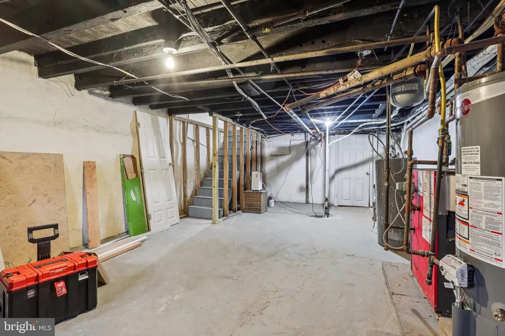 1302 LAWRENCE STREET Philadelphia, PA 19122