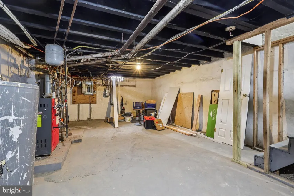 1302 LAWRENCE STREET Philadelphia, PA 19122