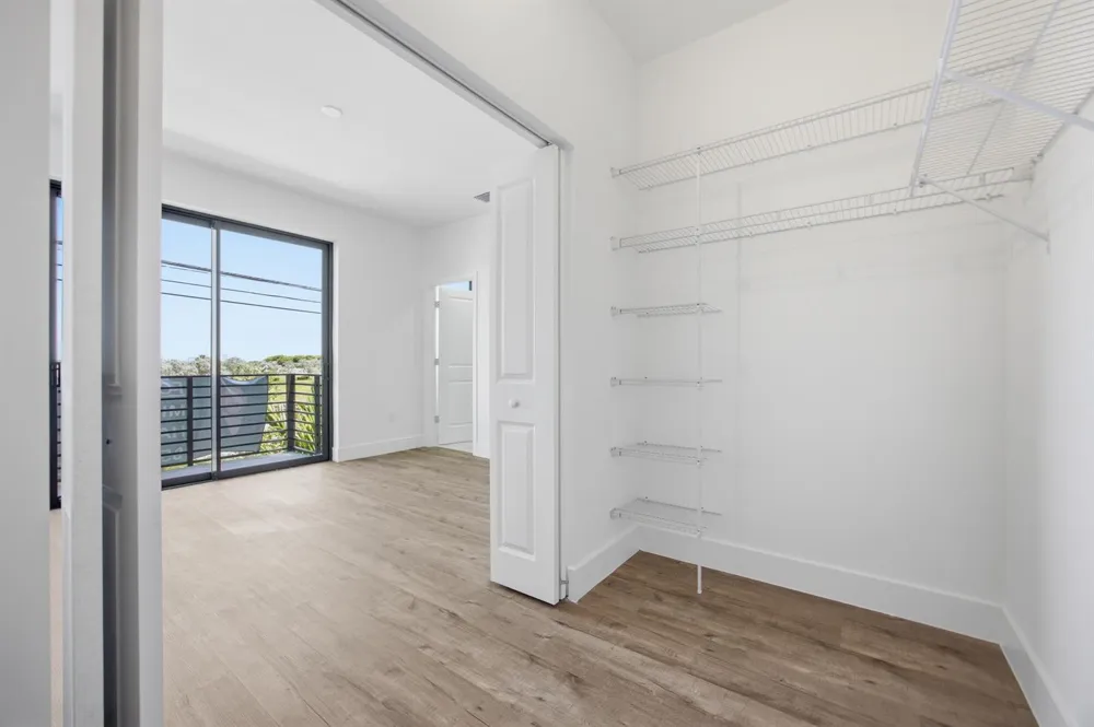 1542 NW 1st Avenue Pompano Beach, FL 33060