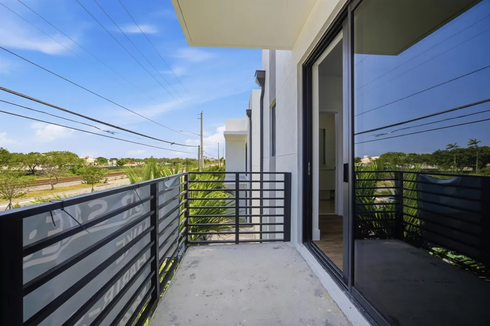 1542 NW 1st Avenue Pompano Beach, FL 33060