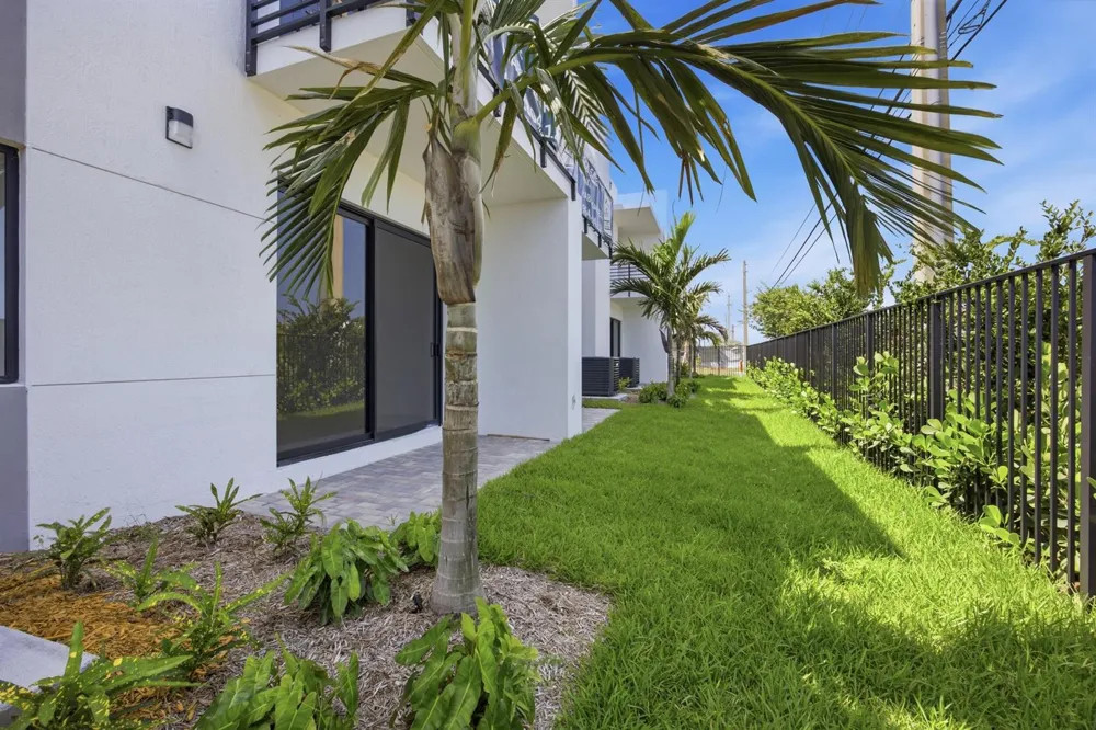 1542 NW 1st Avenue Pompano Beach, FL 33060