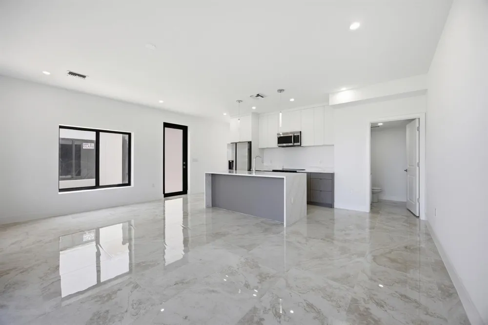 1542 NW 1st Avenue Pompano Beach, FL 33060