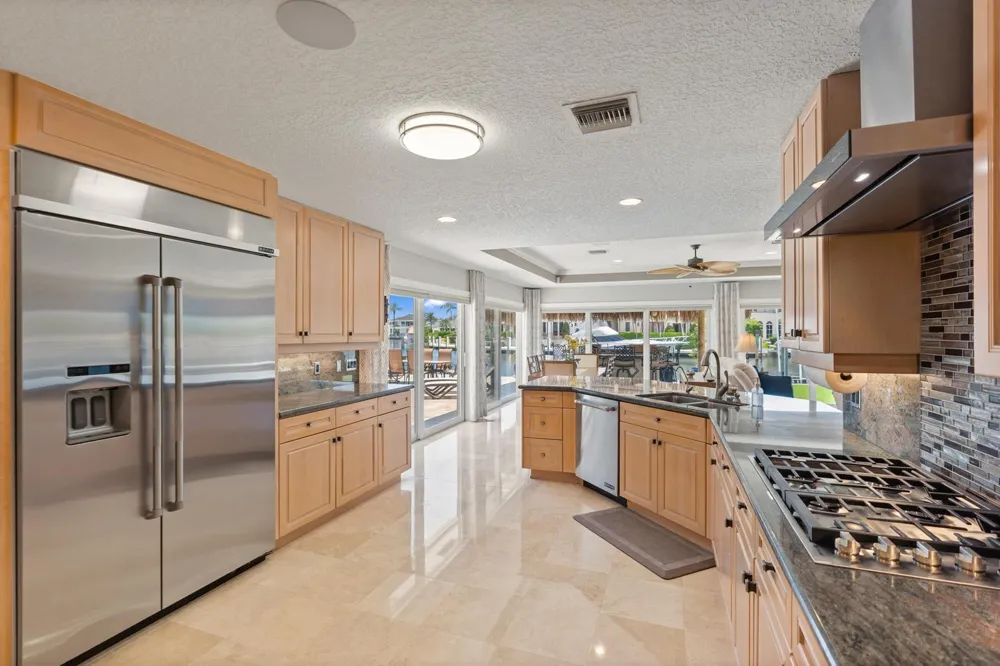 2600 NE 33rd Street Lighthouse Point, FL 33064