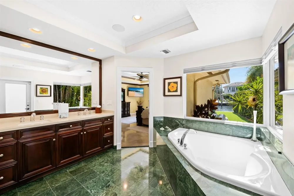 2600 NE 33rd Street Lighthouse Point, FL 33064