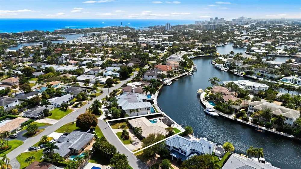 2600 NE 33rd Street Lighthouse Point, FL 33064