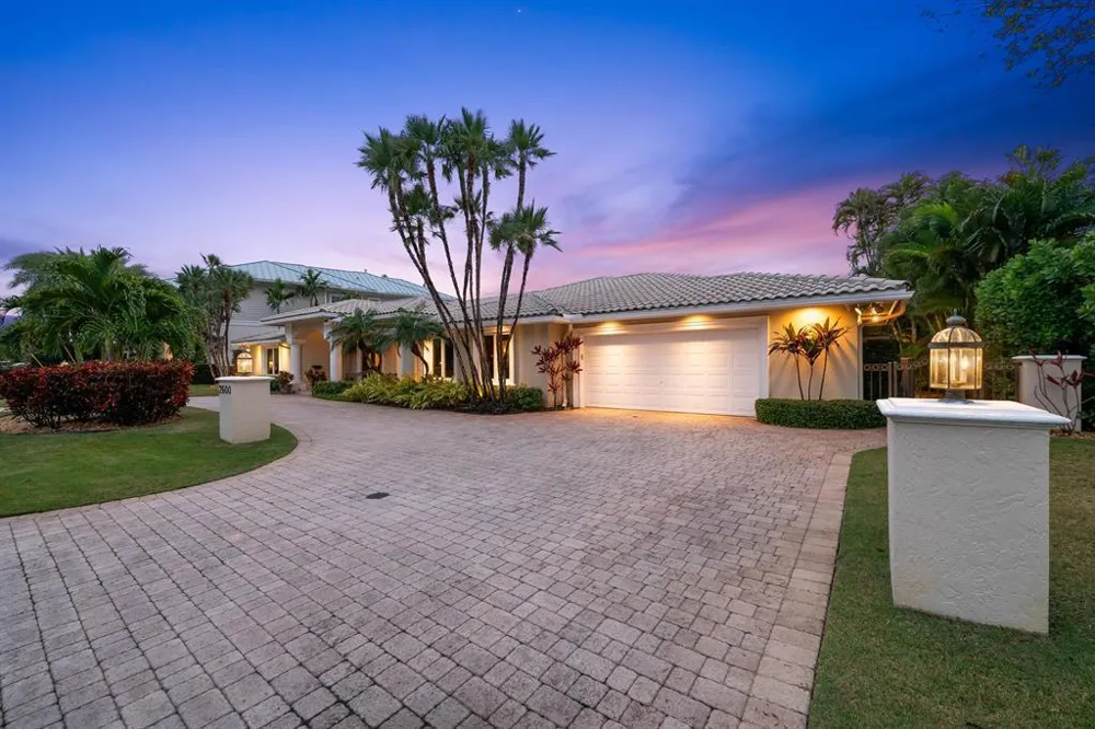 2600 NE 33rd Street Lighthouse Point, FL 33064