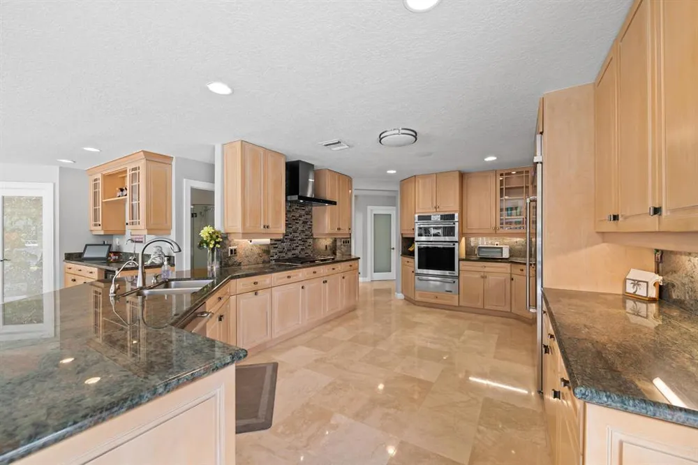2600 NE 33rd Street Lighthouse Point, FL 33064