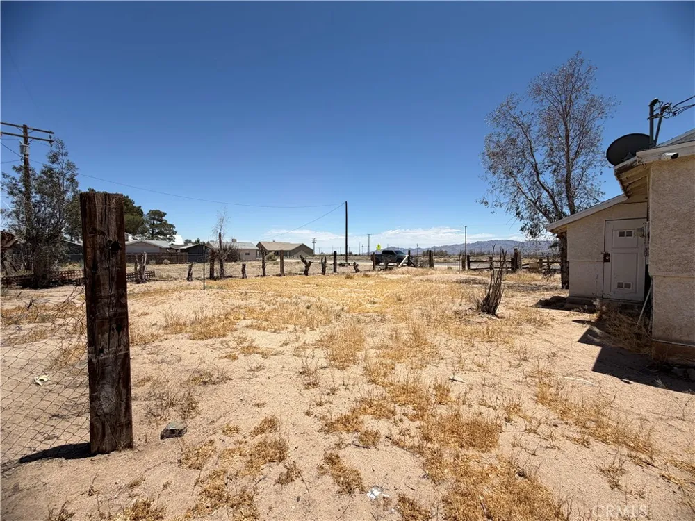 567 W Yermo Yermo, CA 92398