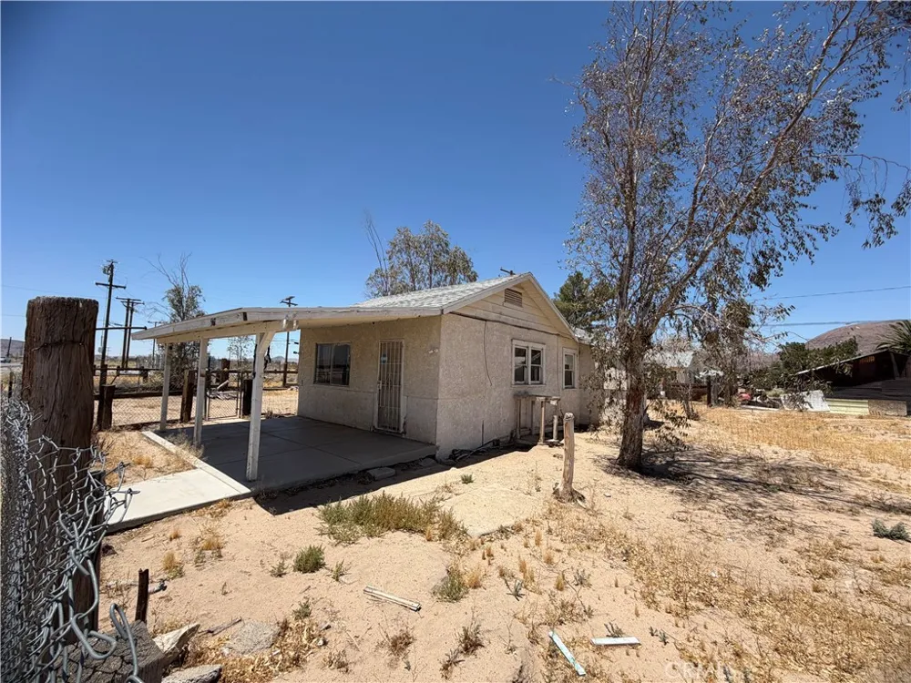 567 W Yermo Yermo, CA 92398