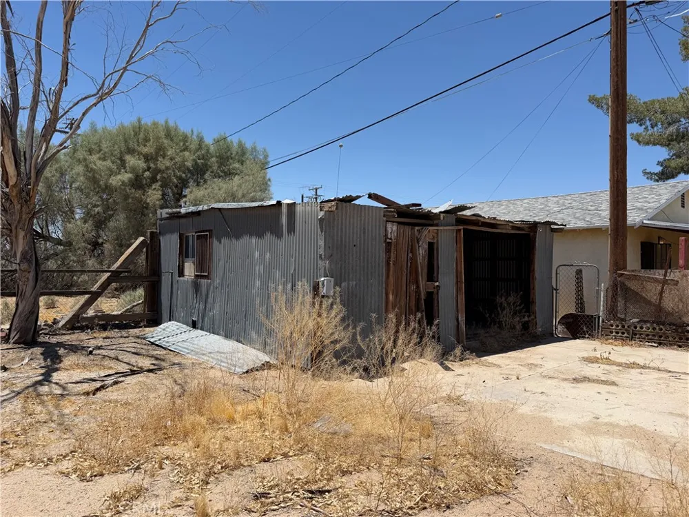 567 W Yermo Yermo, CA 92398