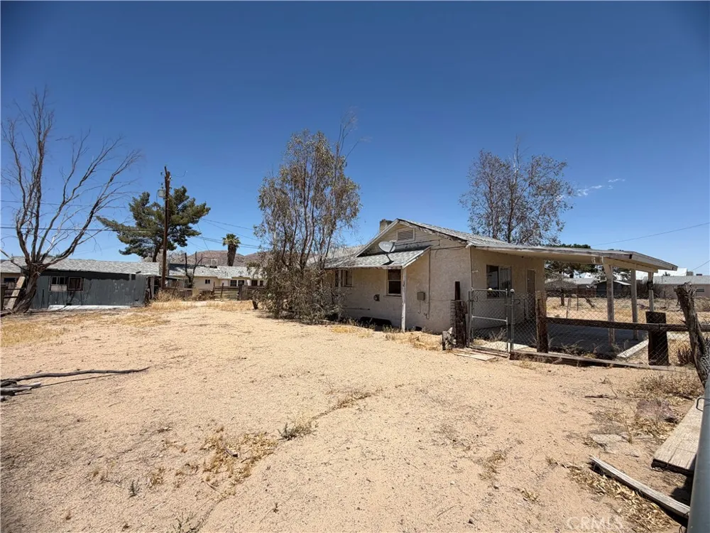 567 W Yermo Yermo, CA 92398