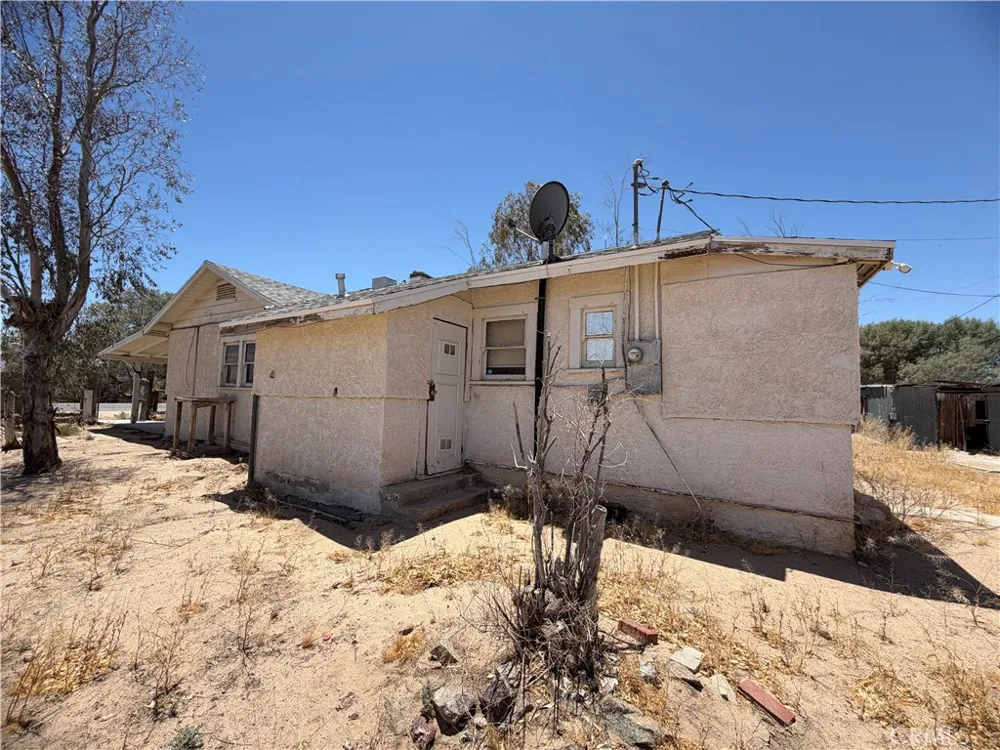 567 W Yermo Yermo, CA 92398