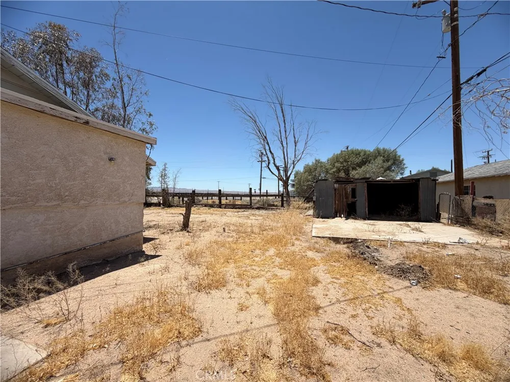 567 W Yermo Yermo, CA 92398