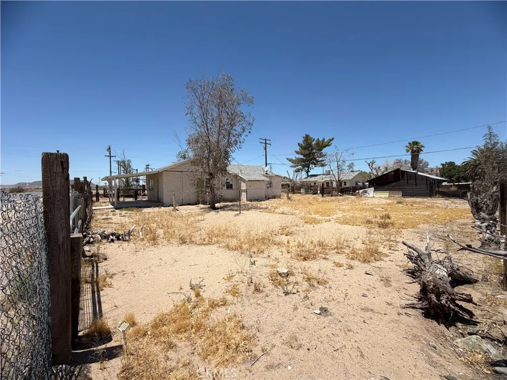 567 W Yermo Yermo, CA 92398