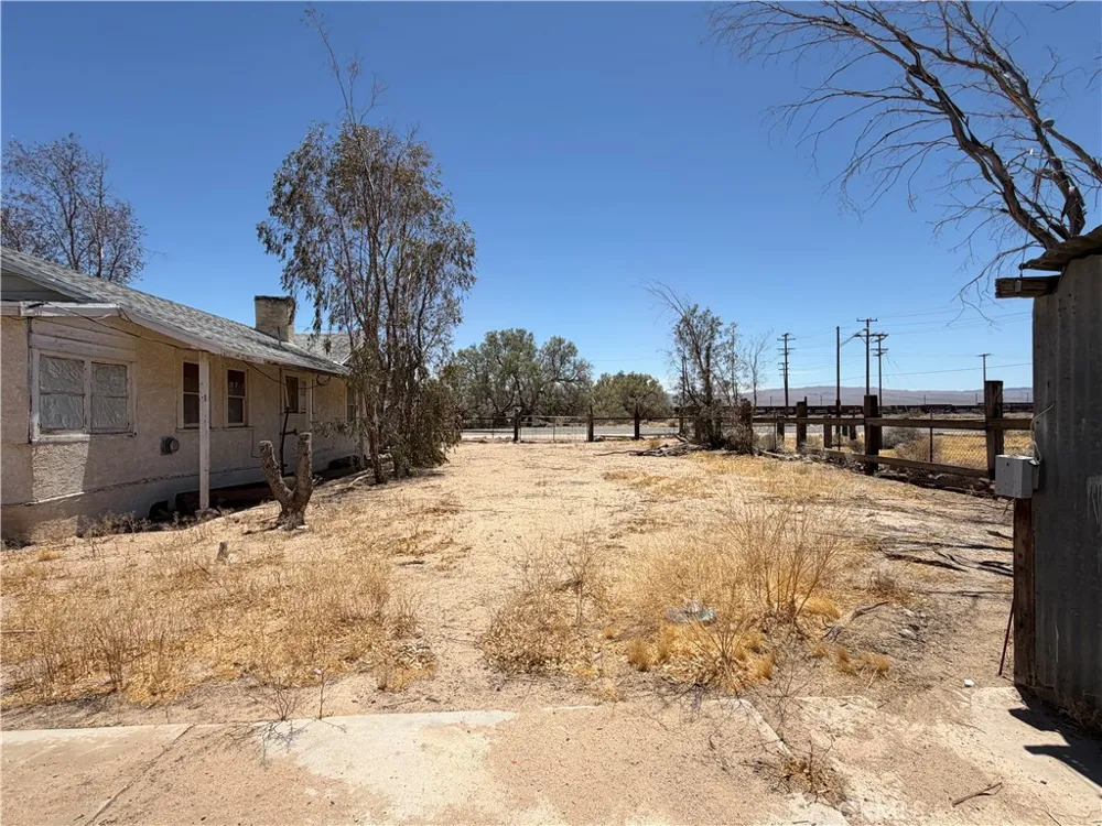 567 W Yermo Yermo, CA 92398