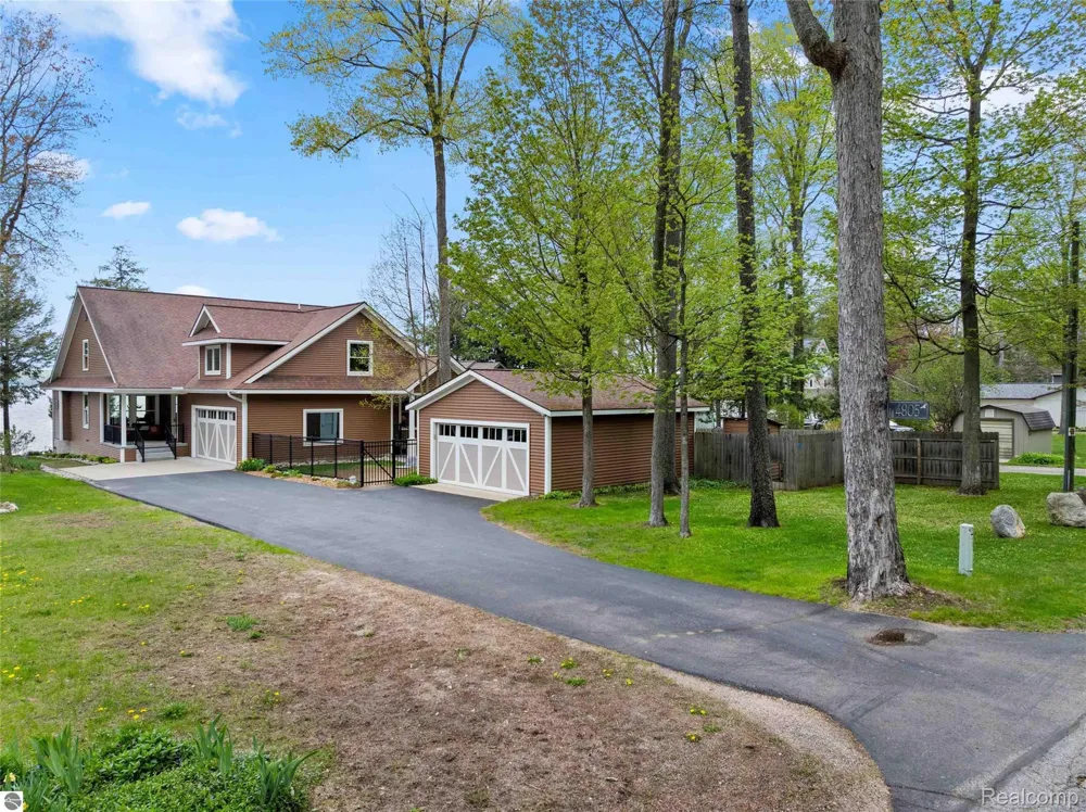 4805 E Shore Drive NE Coldsprings Township, MI 49646