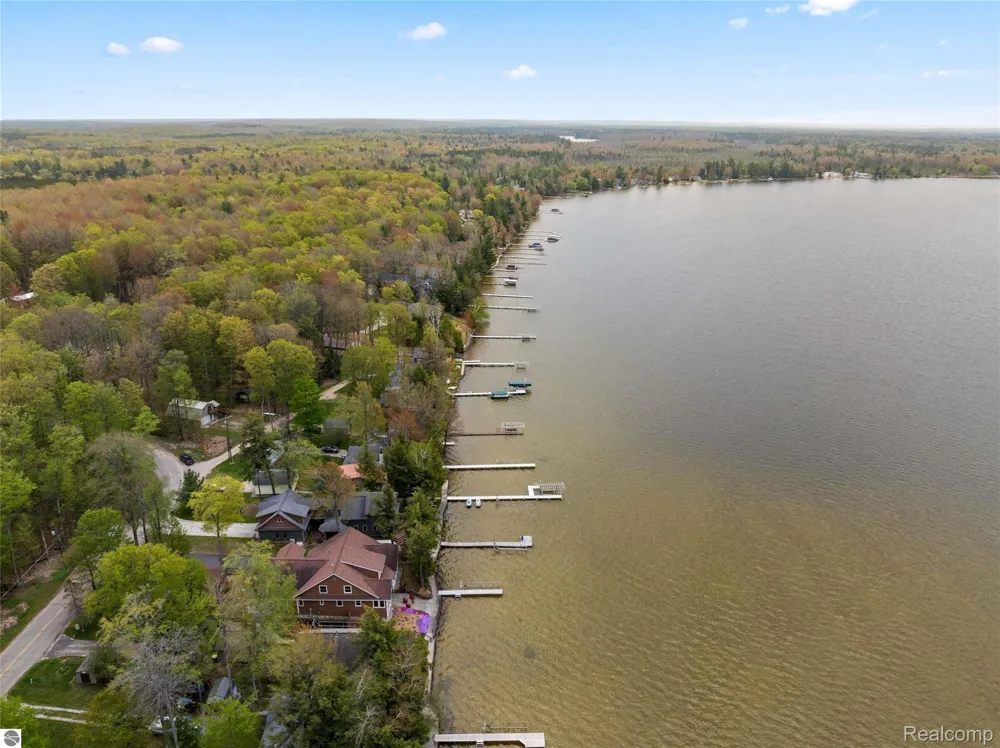 4805 E Shore Drive NE Coldsprings Township, MI 49646