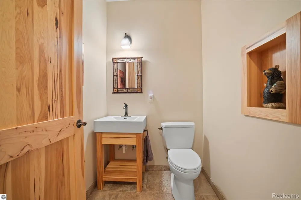 4805 E Shore Drive NE Coldsprings Township, MI 49646