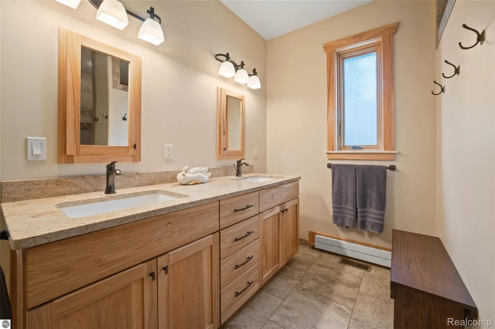 4805 E Shore Drive NE Coldsprings Township, MI 49646