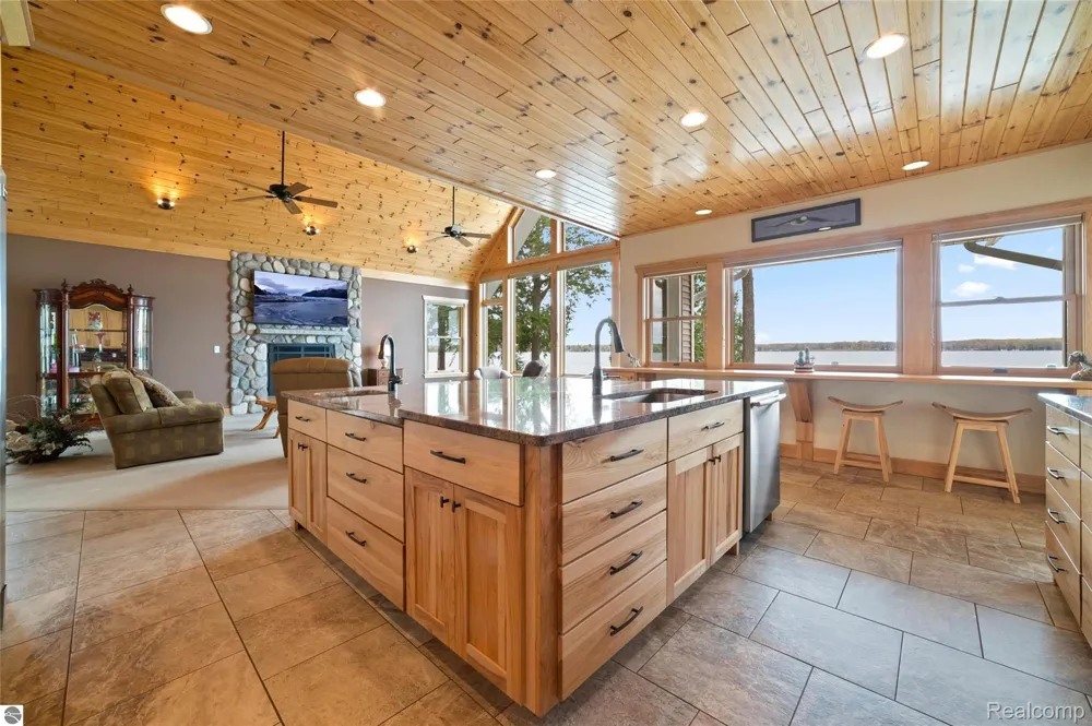 4805 E Shore Drive NE Coldsprings Township, MI 49646