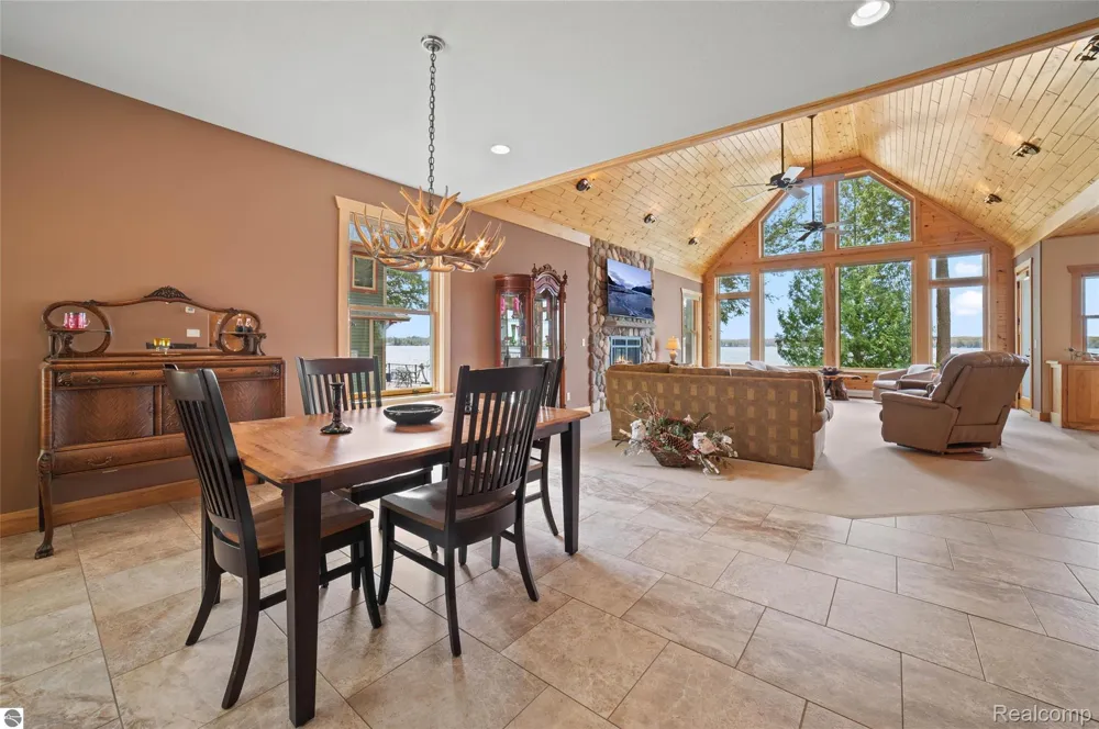 4805 E Shore Drive NE Coldsprings Township, MI 49646