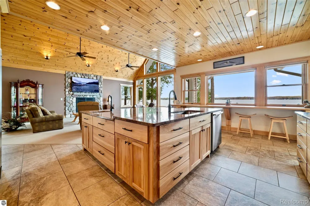 4805 E Shore Drive NE Coldsprings Township, MI 49646