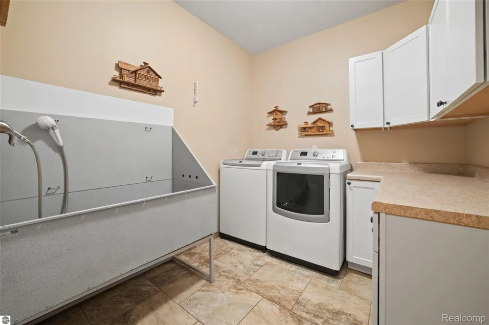 4805 E Shore Drive NE Coldsprings Township, MI 49646
