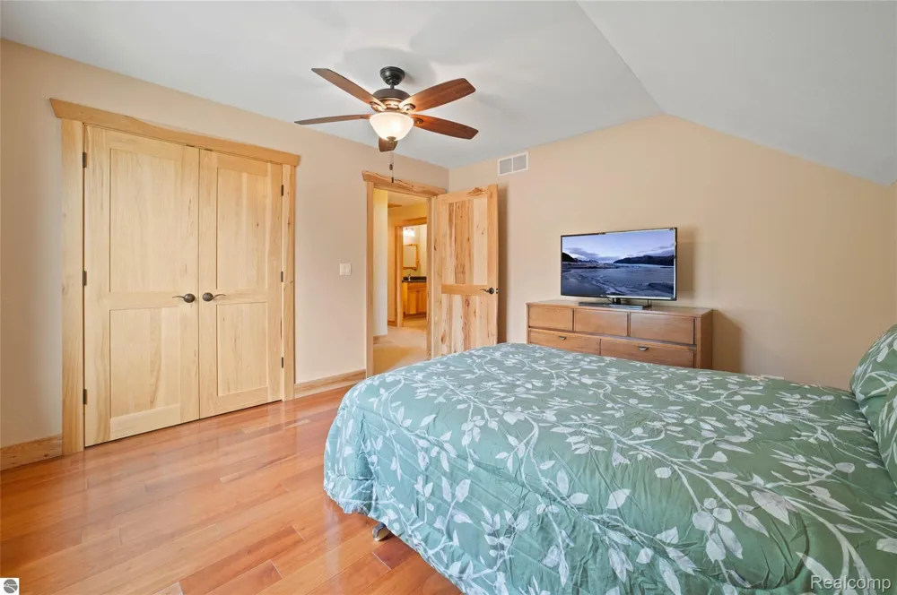 4805 E Shore Drive NE Coldsprings Township, MI 49646