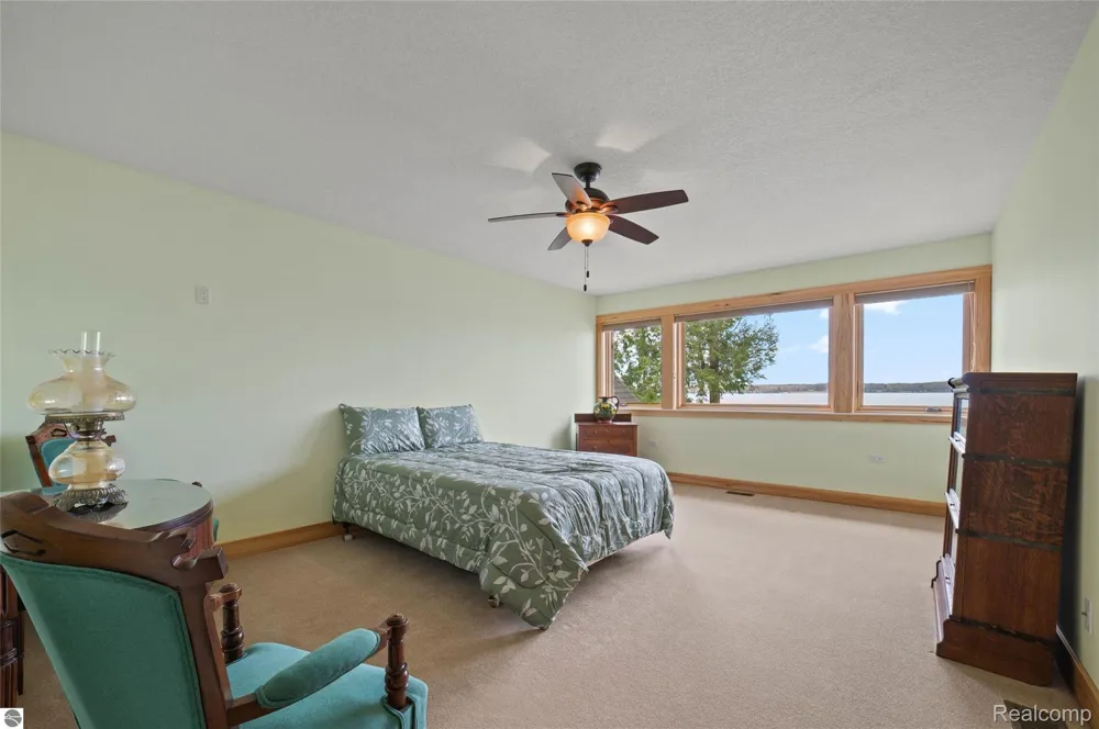 4805 E Shore Drive NE Coldsprings Township, MI 49646