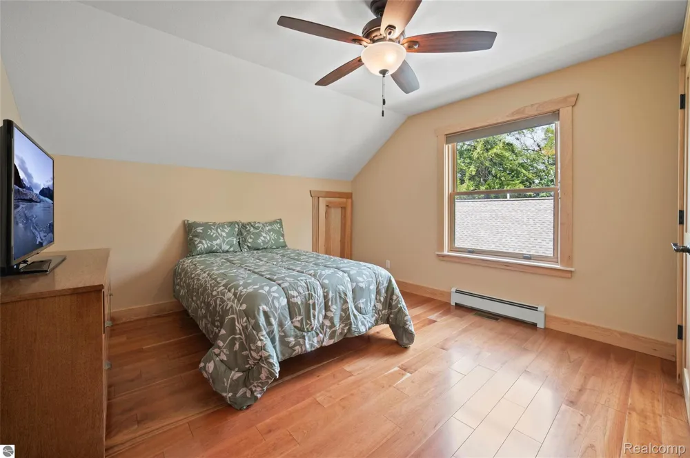 4805 E Shore Drive NE Coldsprings Township, MI 49646