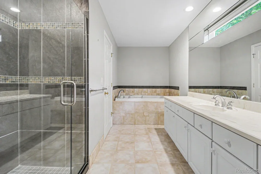 6573 Summit Ridge Independence Charter Township, MI 48346