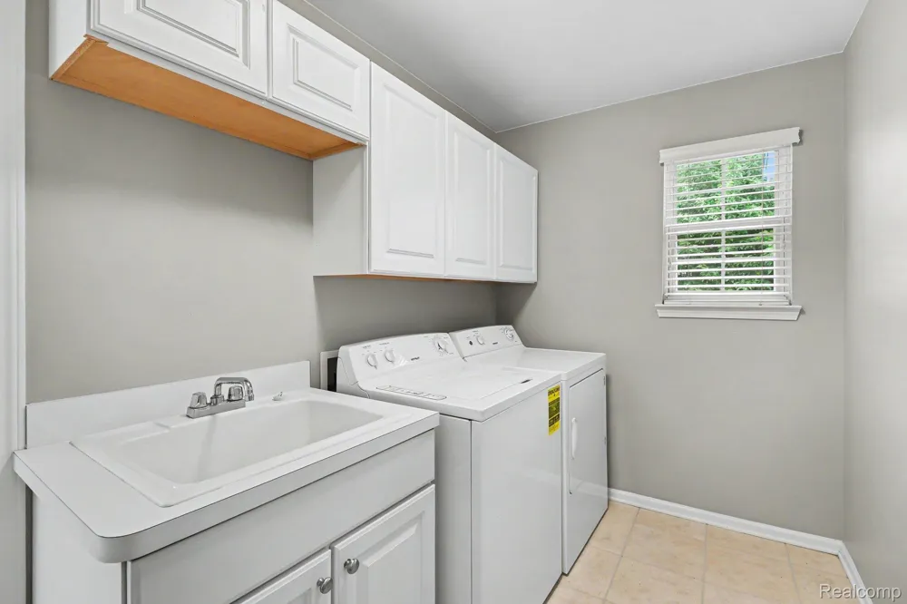 6573 Summit Ridge Independence Charter Township, MI 48346