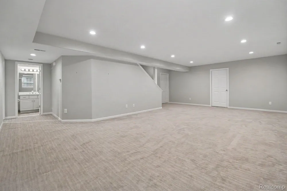 6573 Summit Ridge Independence Charter Township, MI 48346
