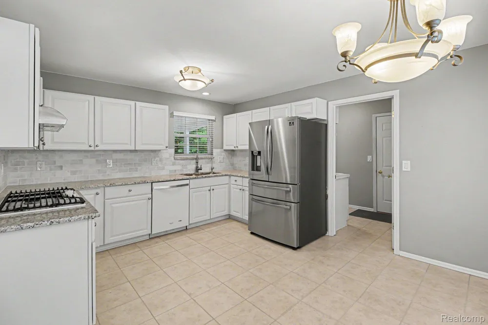 6573 Summit Ridge Independence Charter Township, MI 48346