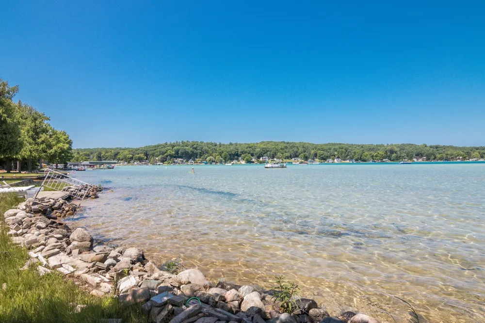 7516 Crystal Beach Road Clearwater Township, MI 49676