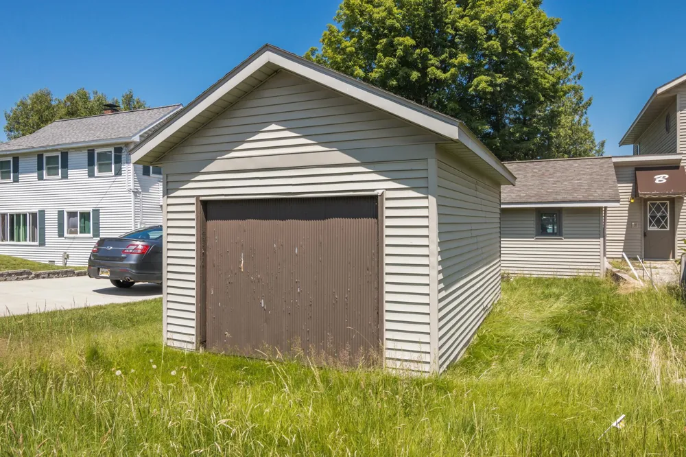 7516 Crystal Beach Road Clearwater Township, MI 49676