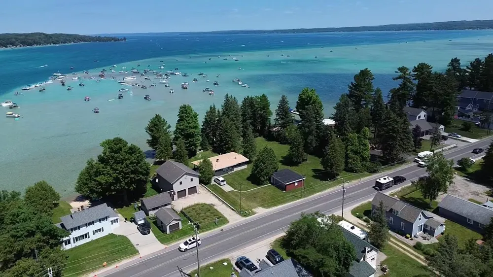 7516 Crystal Beach Road Clearwater Township, MI 49676
