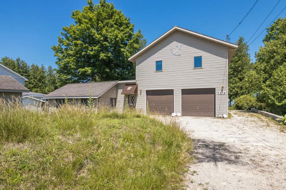 7516 Crystal Beach Road Clearwater Township, MI 49676