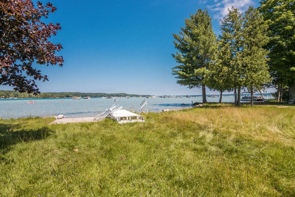 7516 Crystal Beach Road Clearwater Township, MI 49676