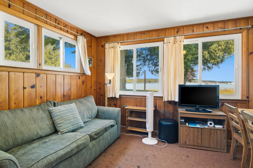 7516 Crystal Beach Road Clearwater Township, MI 49676