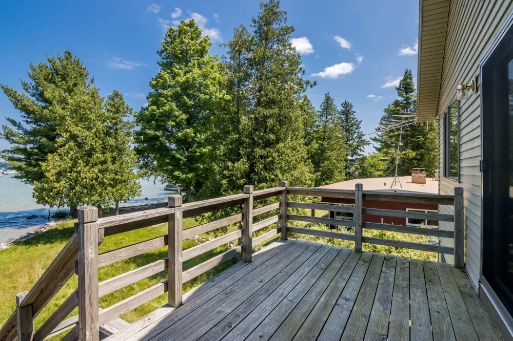 7516 Crystal Beach Road Clearwater Township, MI 49676