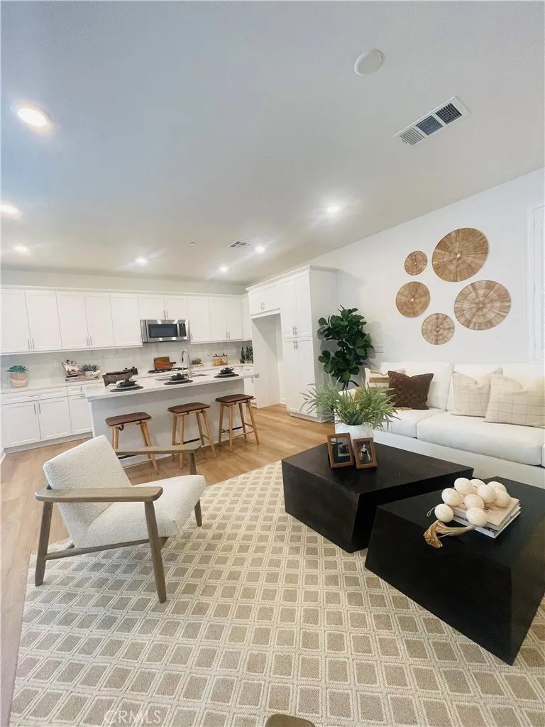 2004 Dewdrop Upland, CA 91739