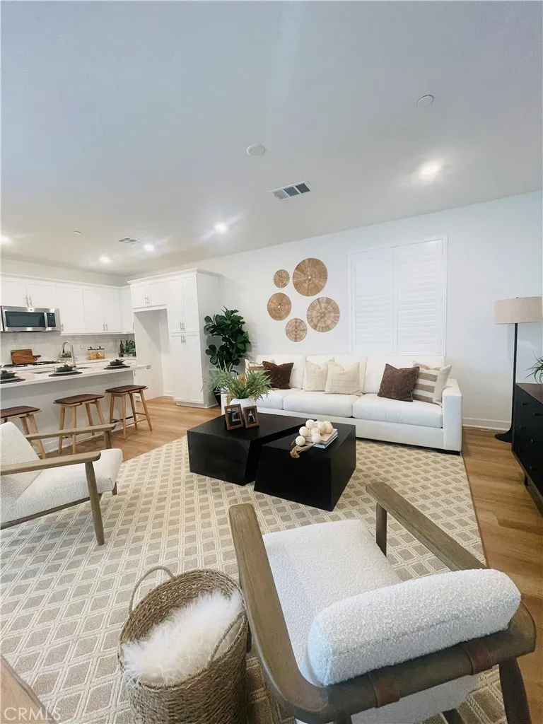 2004 Dewdrop Upland, CA 91739