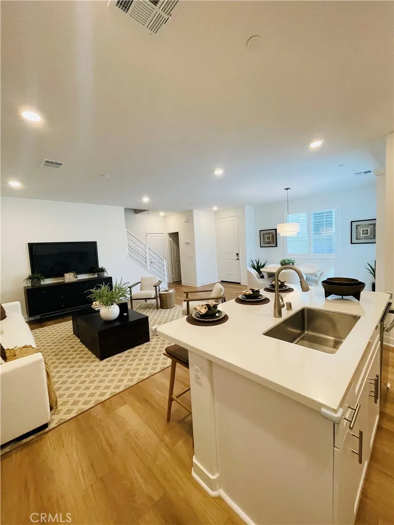 2004 Dewdrop Upland, CA 91739