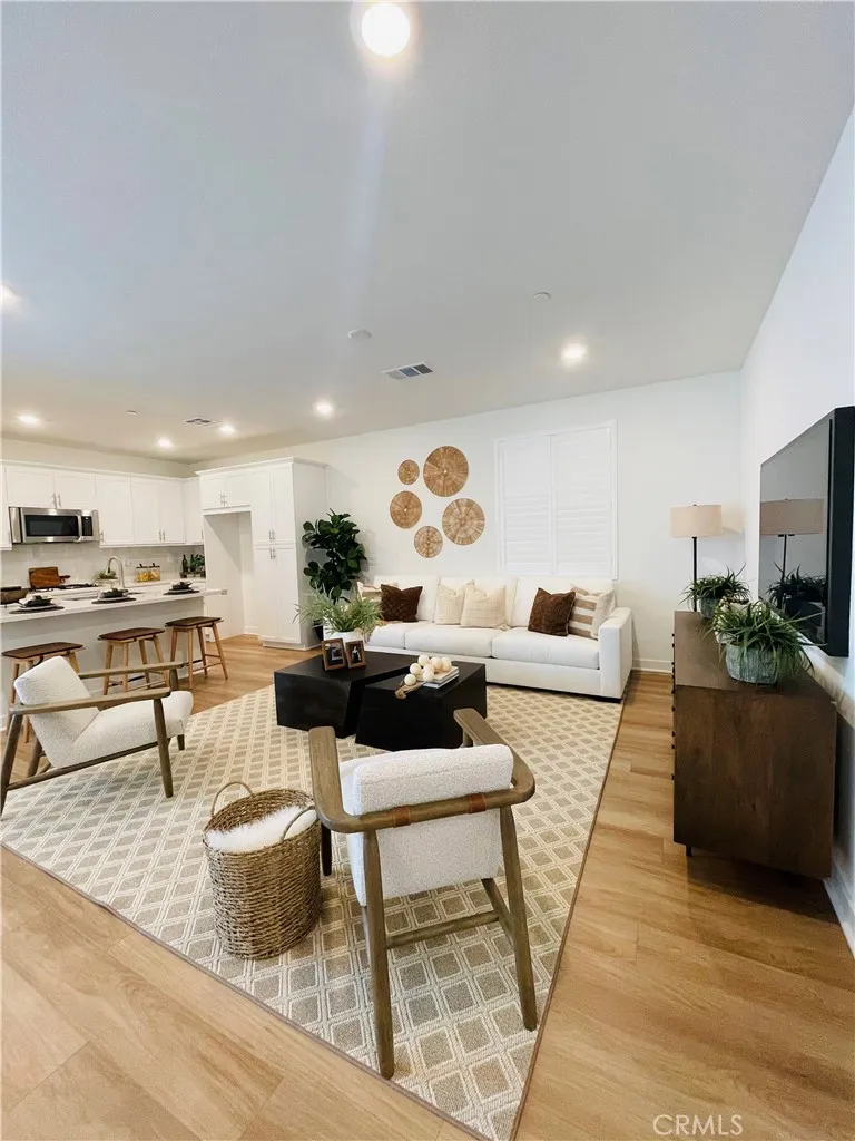 2004 Dewdrop Upland, CA 91739