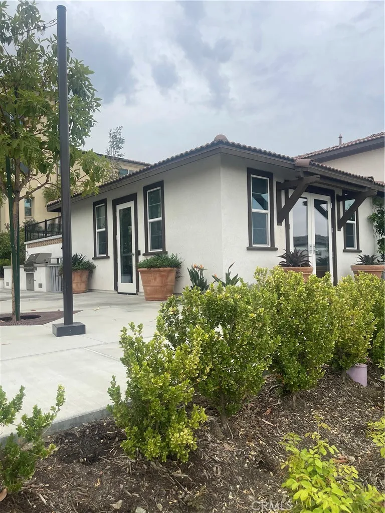 2004 Dewdrop Upland, CA 91739