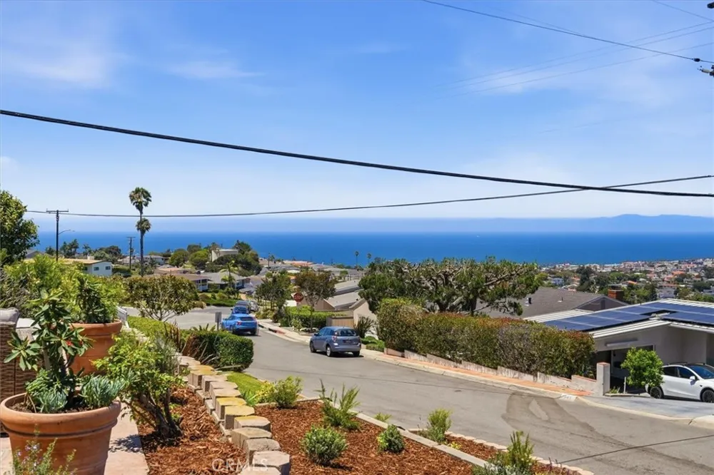 910 Calle Miramar Redondo Beach, CA 90277